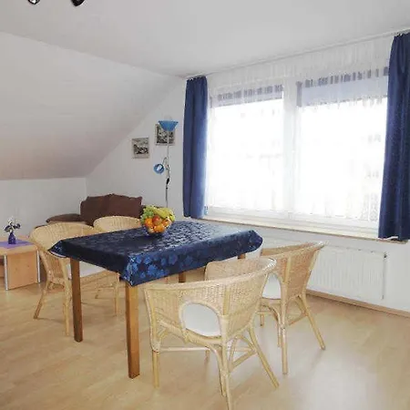 Avalon Mit Terrasse Und Kleiner Gruenflaeche Holiday home